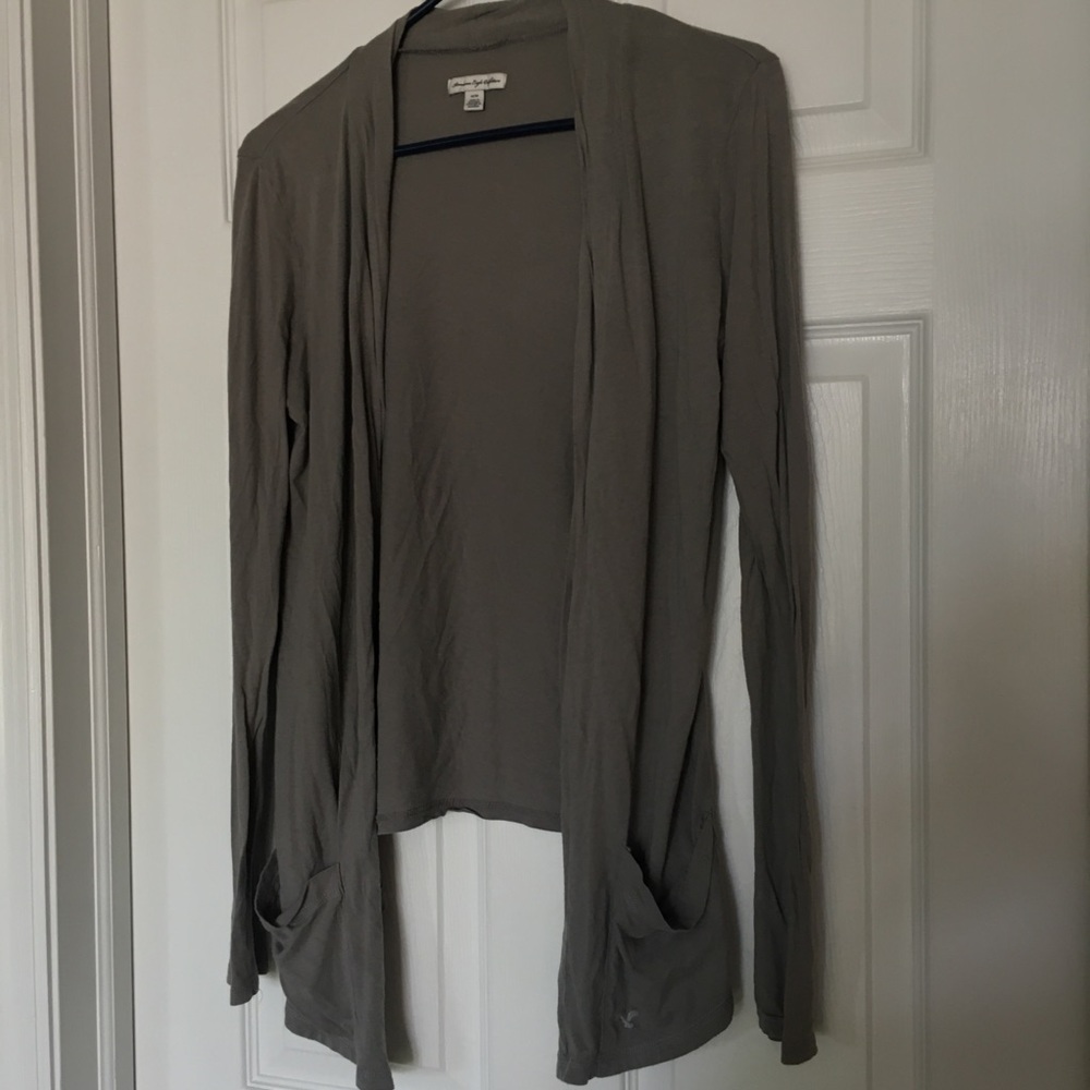 ✨3/$15✨American Eagle Cardigan